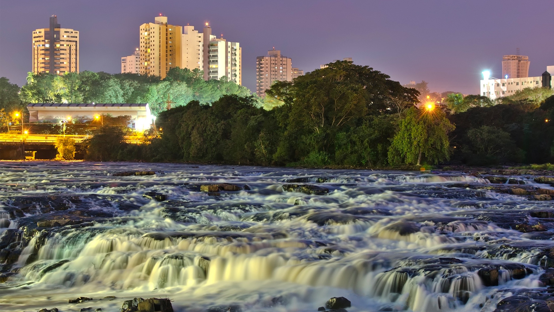Foto do rio de Piracicaba a noite