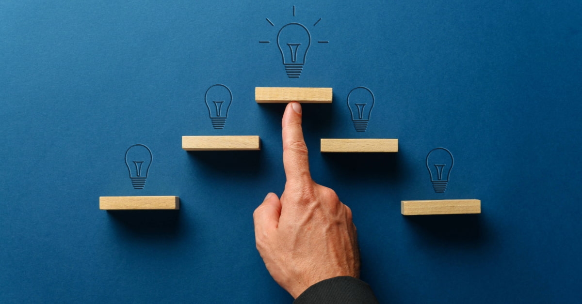 Dedo apontando para ideias para começar um negócio do zero